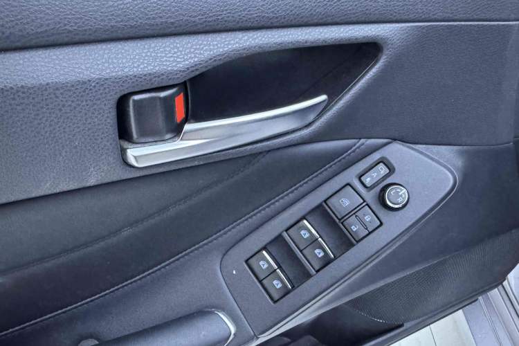 Used Toyota Avalon 2019 2.0L XLE Premium Edition China VI