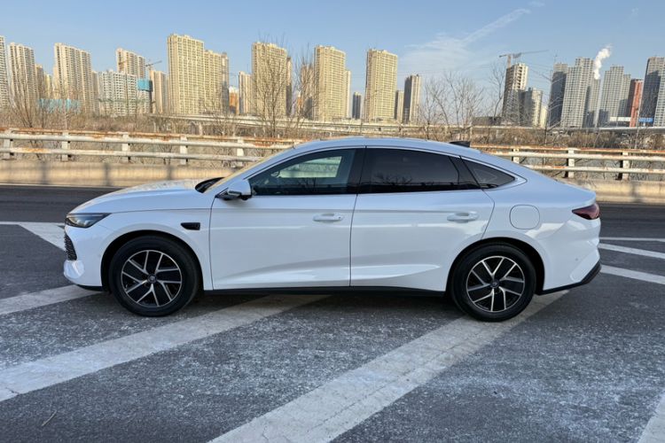 Used BYD Qin L 2025 DM-i Smart Drive 120KM Leading Model
