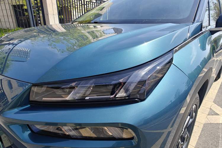 Used AION V 2023 Plus 70 Smart Enjoyment Seven-Seater Edition Ternary Lithium Left Front Headlight