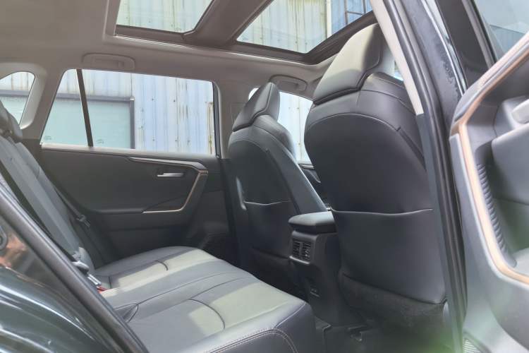 Used Toyota Wildlander 2024 2.0L CVT Two-Wheel Drive Luxury PLUS Edition