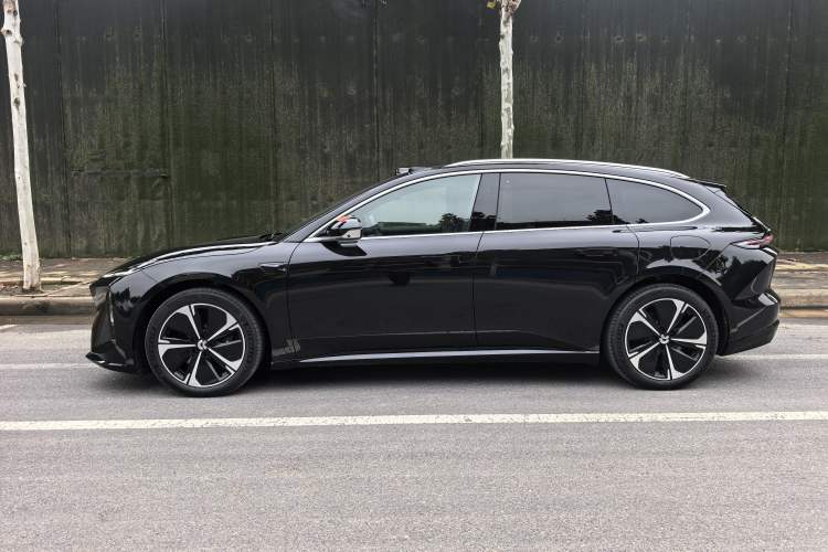 Used Nio ET5T 2025 75 kWh Touring Exterior 3