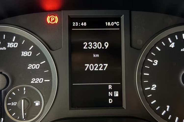 Used Mercedes-Benz Vito 2021 2.0T Elite Version 7 Seats
