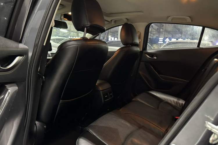 Used Mazda 3 Axela 2017 Sedan 1.5L Automatic Luxury Model Emission Standard China V Interior 2