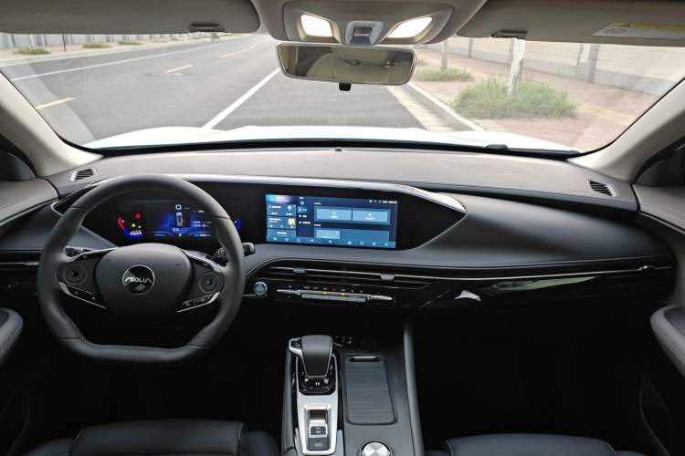 Used Dongfeng Aeolus Huge 2025 Mach Power 1.5T Luxury Version