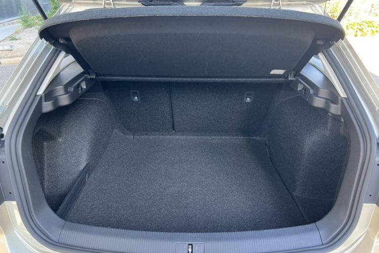 Used Volkswagen C-TREK 2018 230TSI DSG Comfort Model
