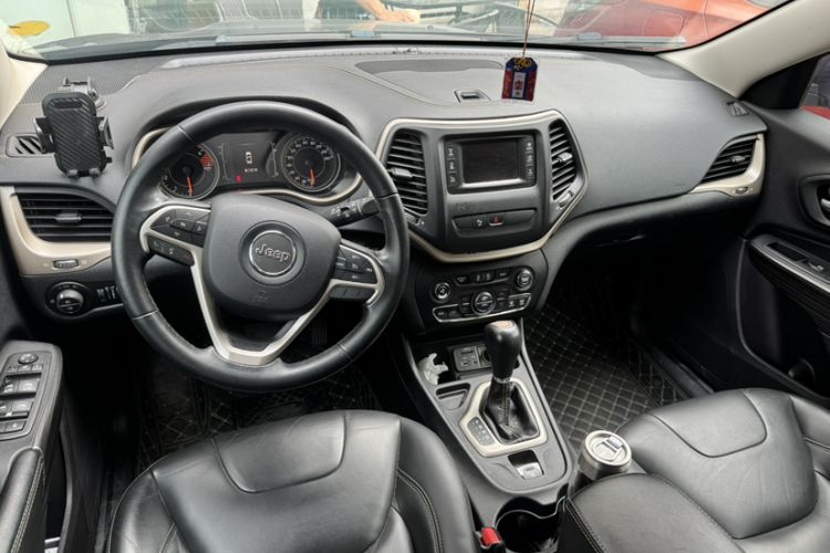 Used Jeep Cherokee 2016 2.4L Leading Edition