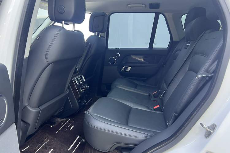 Used Land Rover Range Rover 2022 3.0 L6 360 PS Grand Edition