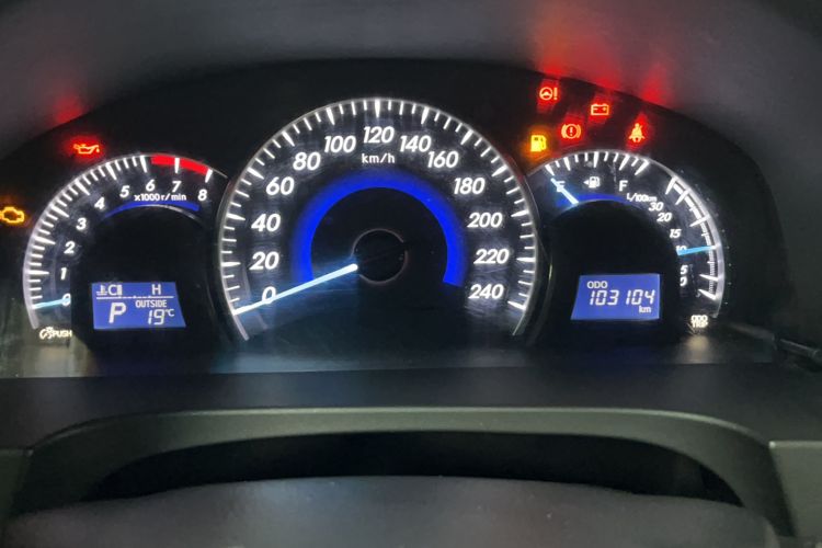 Used Toyota Camry 2013 2.5G Comfort Edition Odometer Close Up