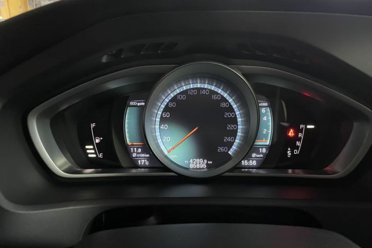 Used Volvo V40 2016 T3 Smart Luxury Edition