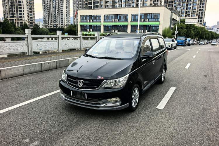 Used Baojun 730 2016 1.5T Manual Comfort Version 7 Seats