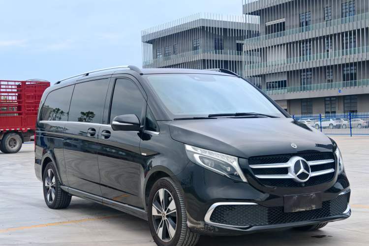 Used Mercedes-Benz V-Class 2016 V 260 L Prestige Extended Edition Exterior 3