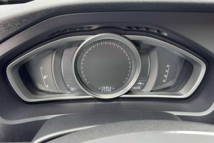 Used Volvo V40 2018 Cross Country T3 Zhiya Edition Instrument Cluster