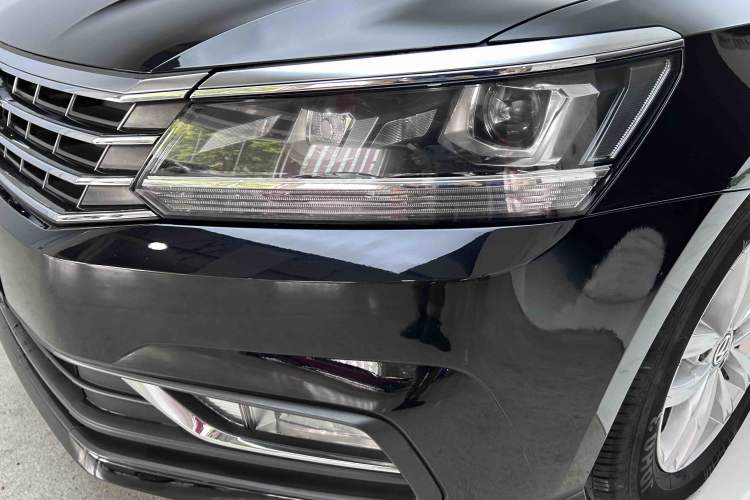 Used Volkswagen Passat 2016 330TSI DSG Luxury Edition Left Front Headlight