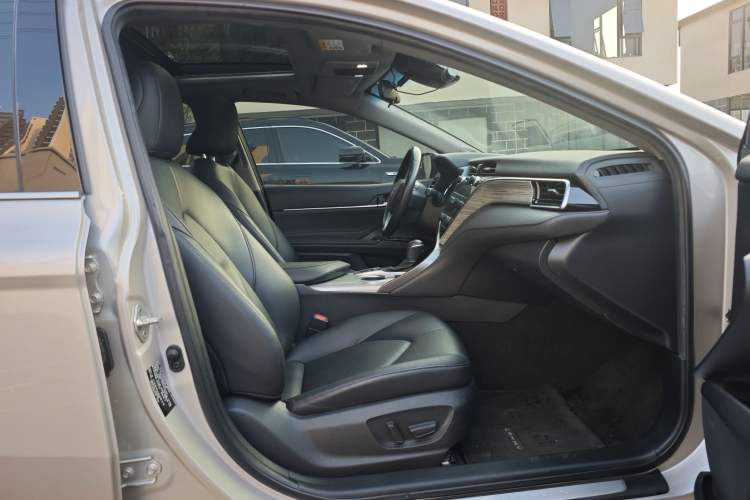 Used Toyota Camry 2019 Revised Version Dual-Engine 2.5 HG Luxury Edition