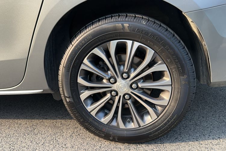 Used Buick GL8 2023 Land Executive Class 652T Luxury Model