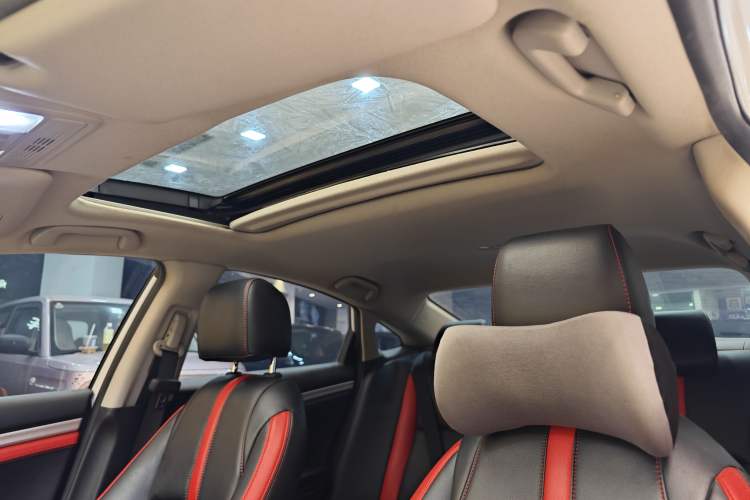 Used Honda Civic 2019 220TURBO CVT Dynamic Edition China VI Interior 4