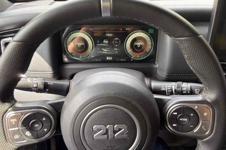 Used 212 T01 2024 2.0T Mechanic