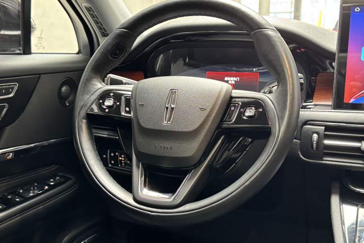 Used Lincoln Corsair 2021 2.0T Two-Wheel-Drive Luxury Edition
