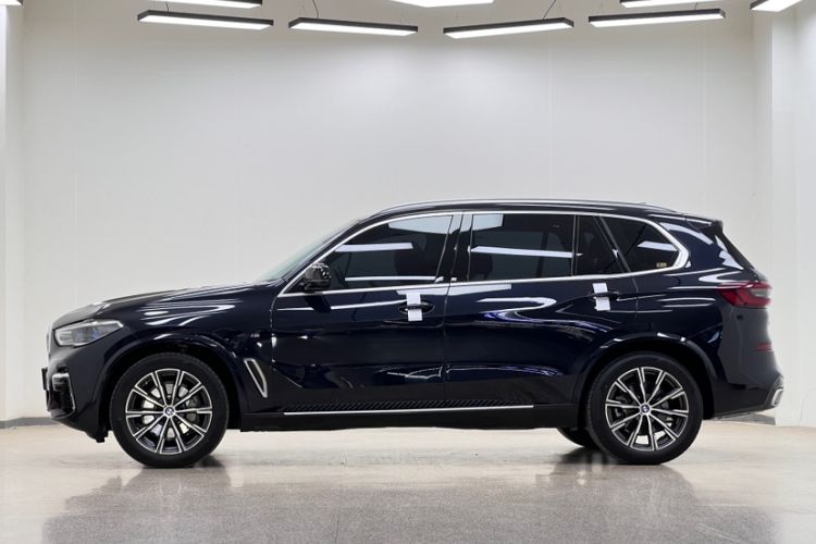 Used BMW X5 2022 Restyled xDrive 30Li Luxury Version M Sport Package
