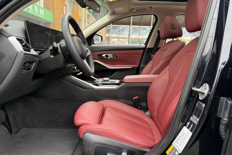 Used BMW i3 2022 eDrive 35 L Left Front Seat