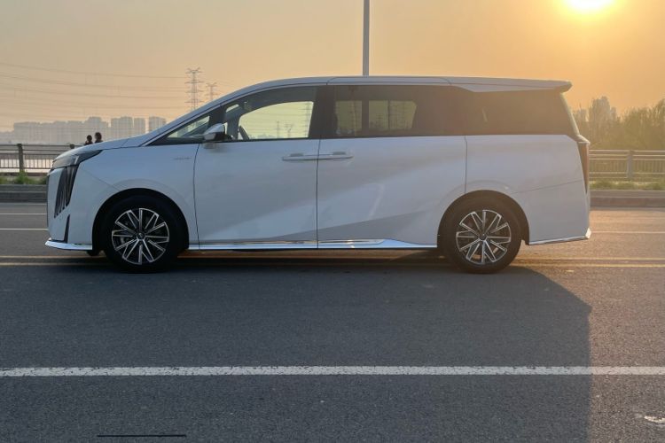 Used GAC Trumpchi M8 2024 Master Series Super Hybrid Edition
