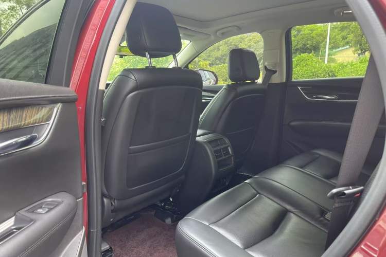 Used Cadillac XT5 2018 25T Luxury Model
