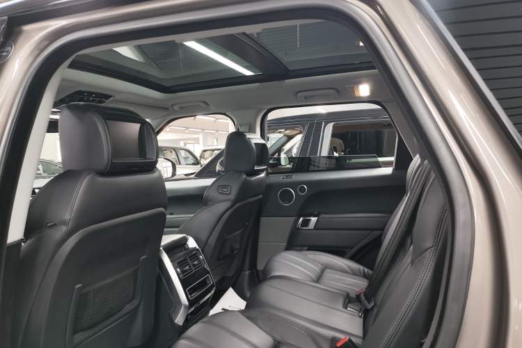 Used Land Rover Range Sport 2016 3.0 SC V6 HSE Interior 2