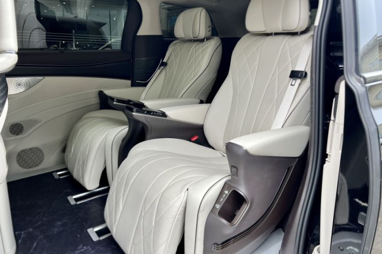 Used Denza D9 2024 DM-i 980 Four-Wheel Drive Prestige Model