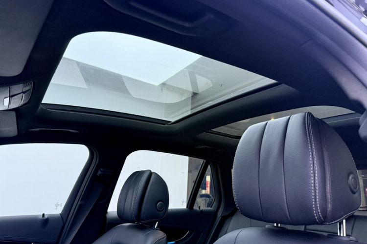 Used Mercedes-Benz GLC 2018 Facelift GLC 260 4MATIC Luxury Edition Interior 10