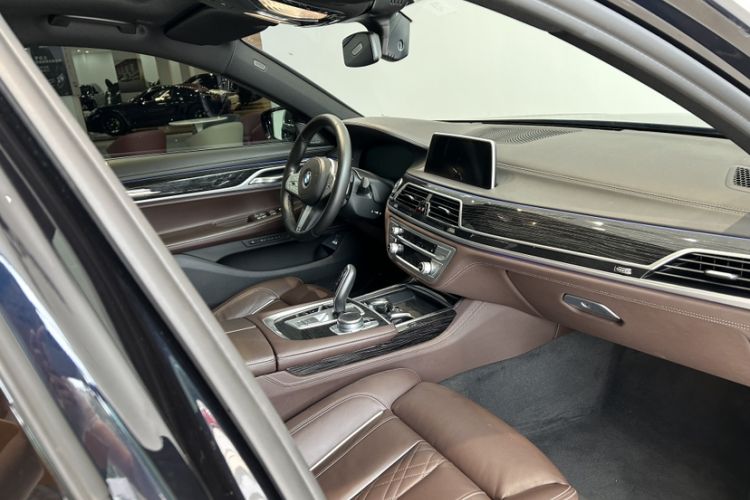 Used BMW 7 Series 2021 730Li M Sport Package

