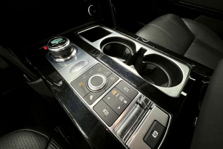 Used Land Rover Discovery 2019 3.0 SC V6 SE