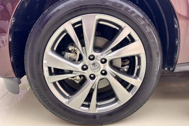 Used Infiniti QX60 2014 2.5 S/C Hybrid Two-Wheel Drive Excellence Edition Interior 8