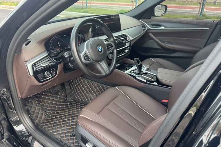 Used BMW 5 Series 2022 Second Facelift 530Li Leading Edition M Sport Package
