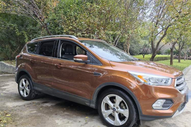 Used Ford Kuga 2017 EcoBoost 180 Two-Wheel-Drive Platinum Edition