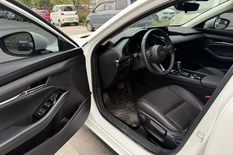 Used Mazda 3 Axela 2023 2.0L Automatic Zhiya Edition
