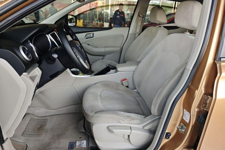 Used Venucia T70 2015 2.0L CVT Smart Choice Edition