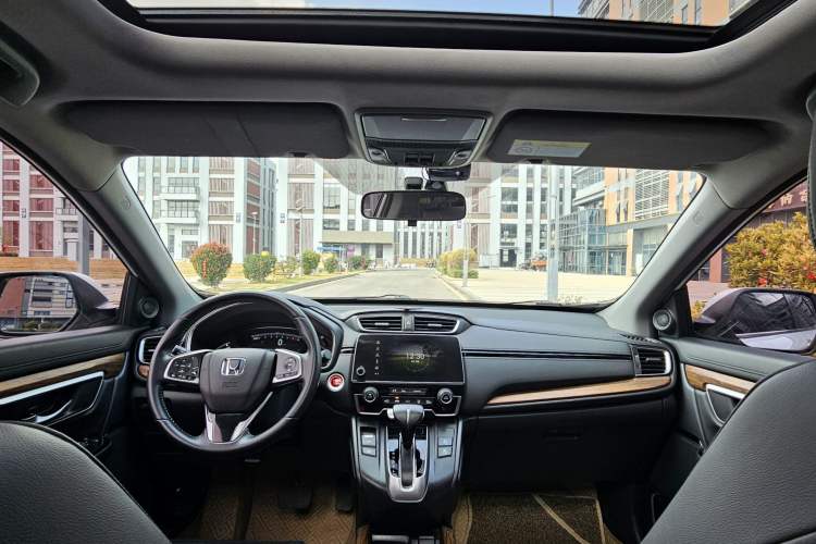 Used Honda CR-V 2017 240TURBO CVT Front-Wheel Drive Fashion Edition