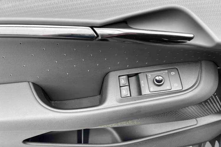 Used Volkswagen ID.UNYX 2024 Pro Long-Range Version
