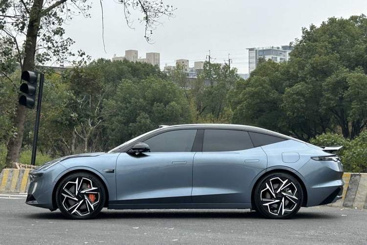 Used Lynk & Co Z10 2025 95 kWh 702 km All-Wheel Drive Intelligent Driving Ultra
