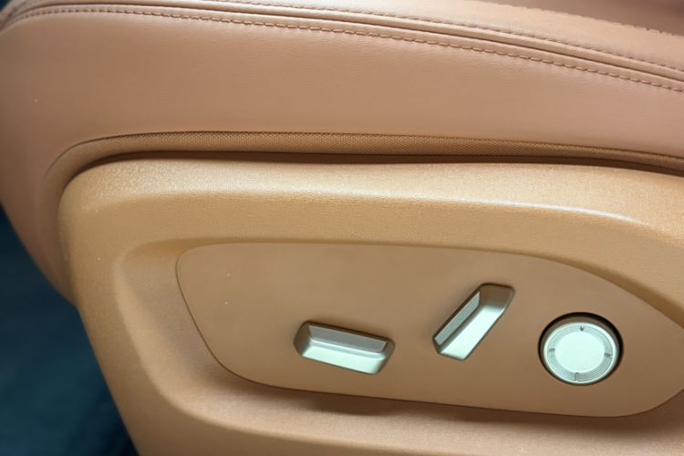 Used ONVO L60 2024 60 kWh Rear-Drive Version