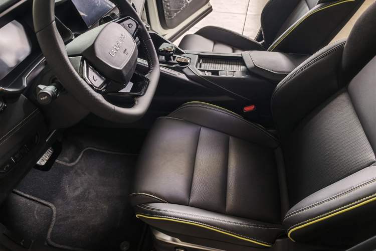 Used Lynk & Co 06 2023 Remix 1.5T Dynamic Halo Left Front Seat