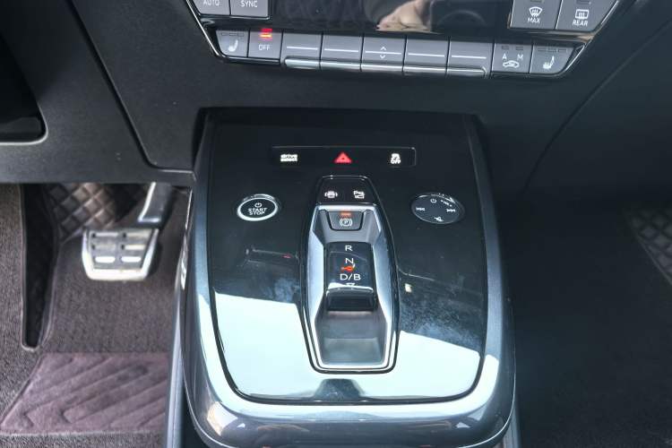 Used Audi Q4 e-tron 2023 50 e-tron quattro Creation Edition
