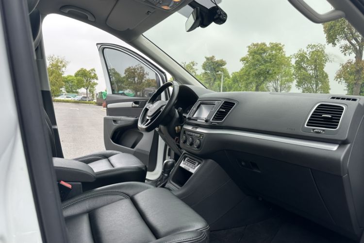 Used Volkswagen Sharan 2016 280TSI Enjoyment Model 7-Seater Interior 6