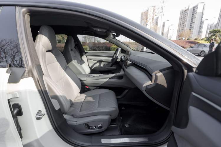 Used Zeekr 001 2025 WE Edition 95 kWh All-Wheel Drive
