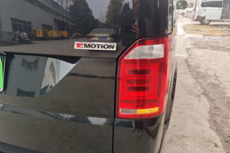 Used Volkswagen Caravelle 2018 2.0 TSI 4x4 Luxury Edition 7-Seater