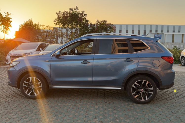 Used Roewe RX5 2016 20T Two-Wheel Drive Automatic Internet Smart Edition