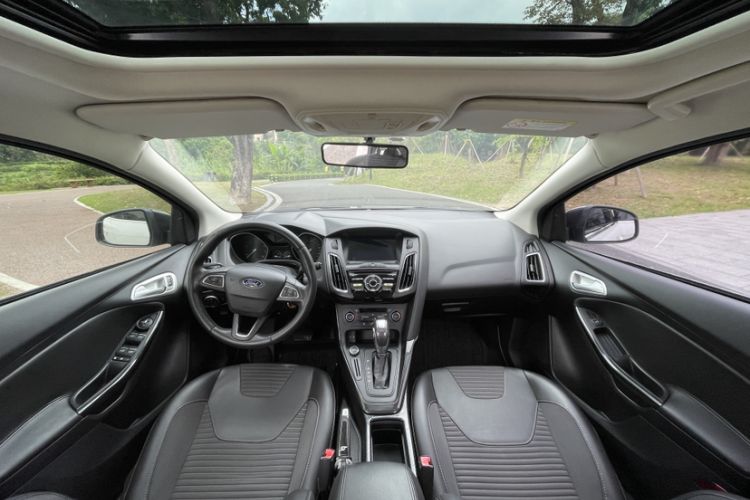 Used Ford Focus 2017 Hatchback 1.6L Automatic Fashion Edition Smart Drive Version Exterior 8