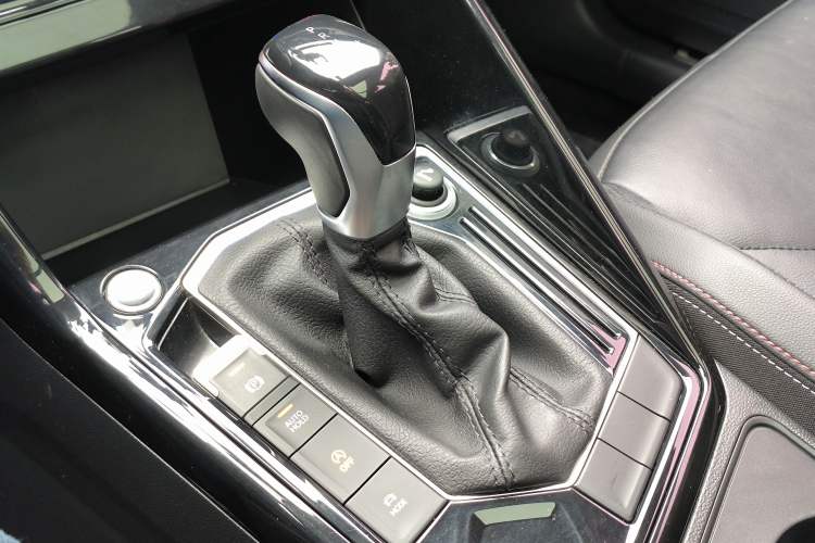 Used Volkswagen Tayron 2020 330TSI Two-Wheel Drive Luxury Smart Connectivity Version