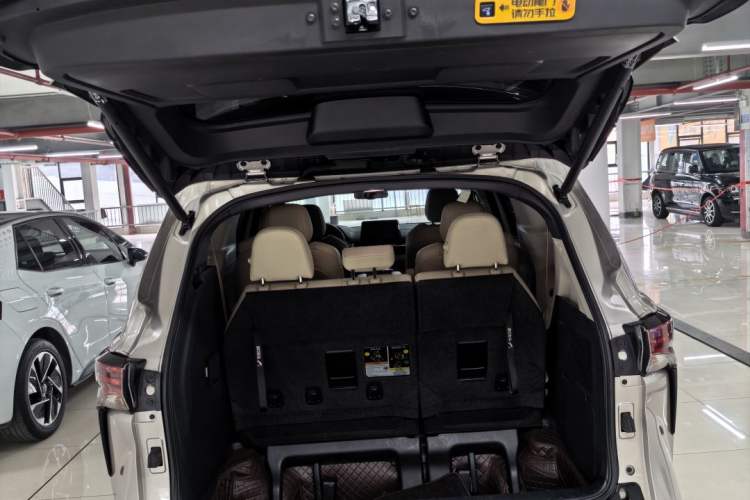 Used Toyota Sienna 2021 2.5L Hybrid Luxury Edition
