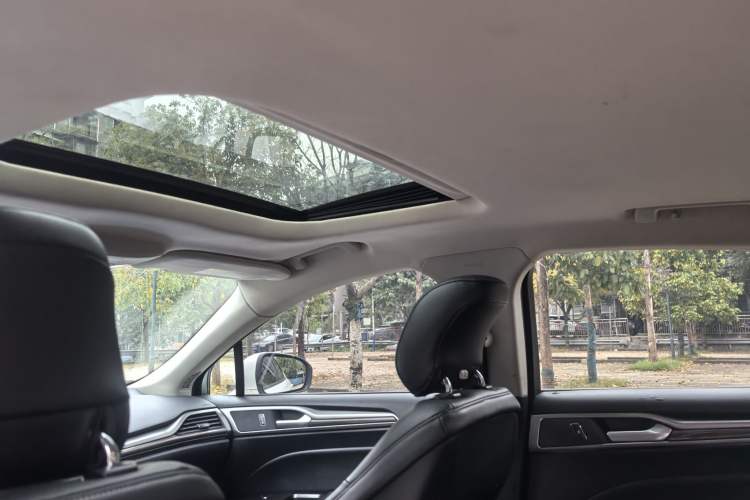 Used Ford Mondeo 2018 EcoBoost 180 Smart Control Fashion Model China VI Standard